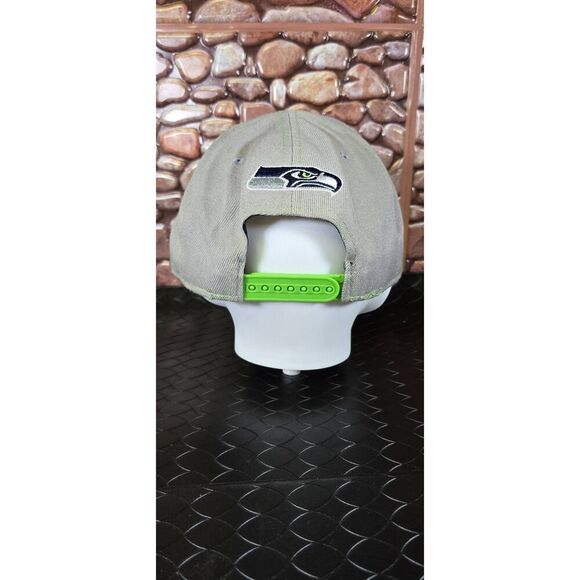 Vintage NFL Seattle Seahawks New Era Adjustable Snapback Cap - Picture 4 of 10